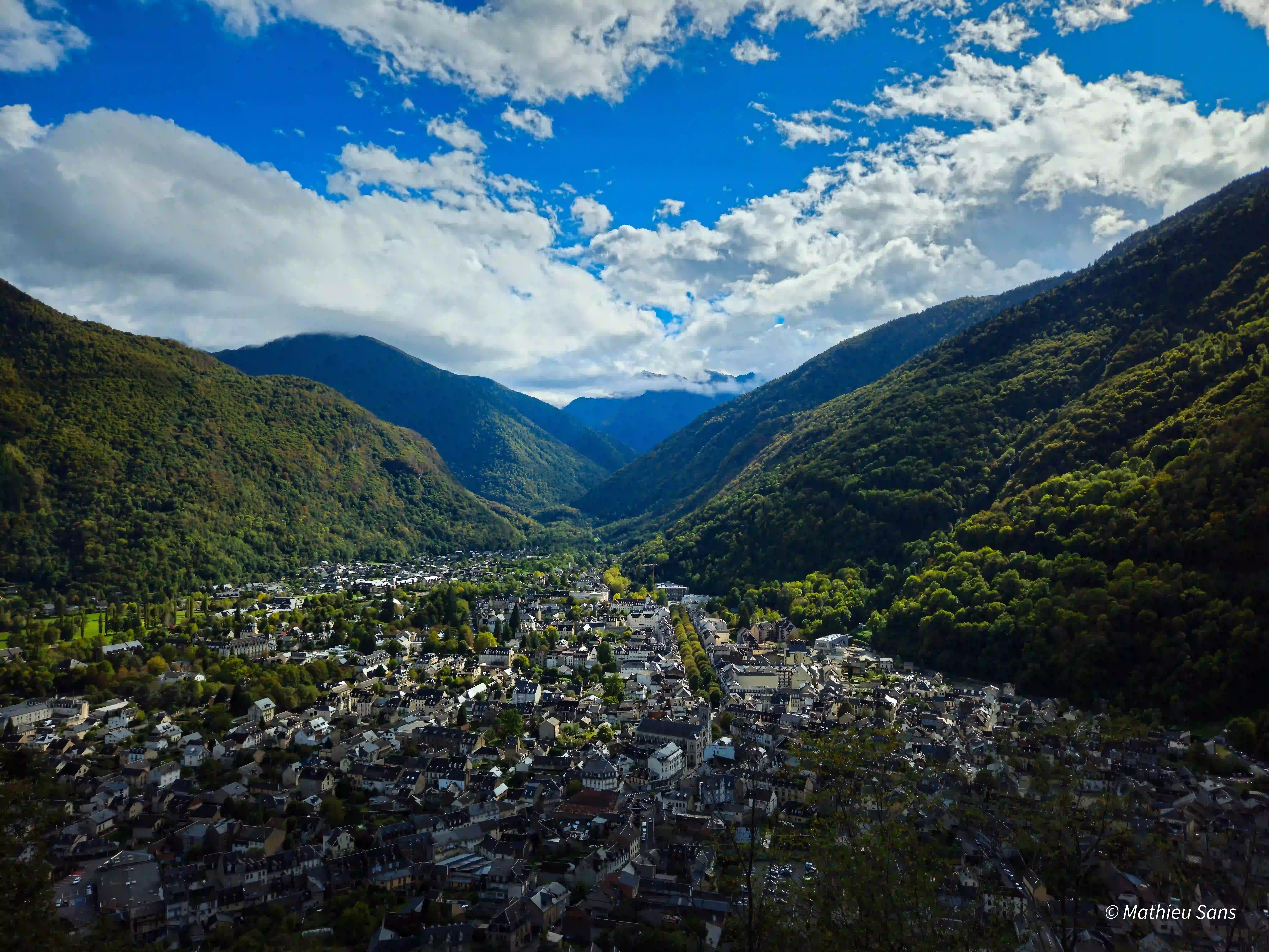 Les Pyrénées depuis Bagnères-de-Luchon